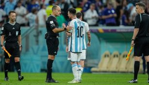 Messi y Mateu Lahoz debatiendo