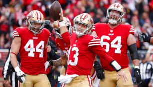 Jugadores de 49ers celebran victoria vs Buccaneers