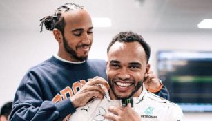 Hamilton y su hermano antes de subir al simulador