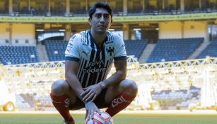 Omar Govea durante su presentación con Rayados