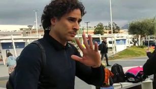 Memo Ochoa en su llegada a Italia