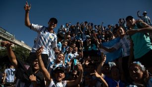 Aficionado se tatuó Messi y D10S en la cara