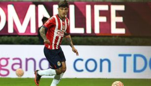 Pocho Guzmán en su debut con Chivas