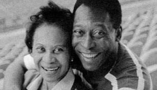 Pelé y su mamá, la señora Celeste Arantes do Nascimento