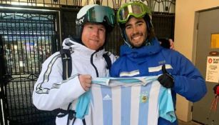 Canelo Álvarez poso con la playera de Argentina