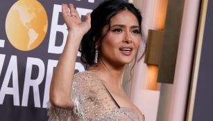 Salma Hayek en los Globos de Oro 2023 