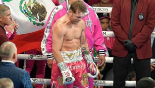 Canelo Álvarez se lamenta tras derrota ante Bivol