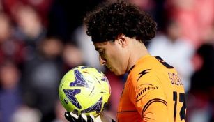 Memo Ochoa con el Salernitana