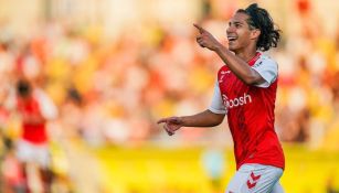 Diego Lainez no tuvo suerte con el Braga