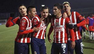 Chivas en festejo de gol