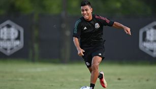 Efraín Álvarez, mediocampista de la Selección Mexicana