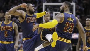 Kyrie y LeBron fueron campeones en Cleveland