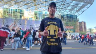 Alonso, el aficionado que portará con orgullo la playera de Pumas en el Supertazón