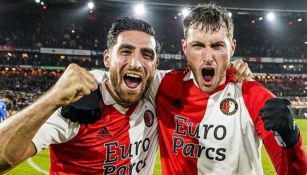 Santiago Giménez fue titular y colaboró en el triunfo del Feyenoord sobre el AZ