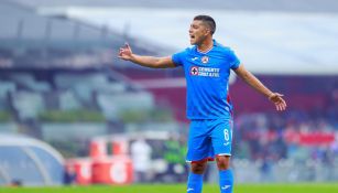 Erik Lira durante un partido con Cruz Azul