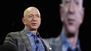 Jeff Bezos, fundador de Amazon busca comprar a Commanders