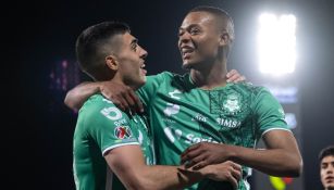 Santos Laguna en festejo de gol