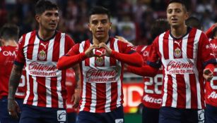 Chivas en festejo de gol