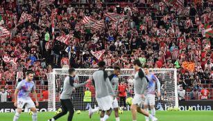 VIDEO: Aficionados del Athletic protestan durante el partido contra el Barcelona