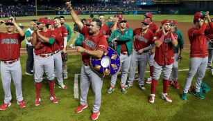 Jugadores de México agradecen a la afición en el Chase Field