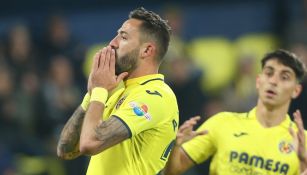 Jugadores del Villarreal se lamenta por falla en el arco