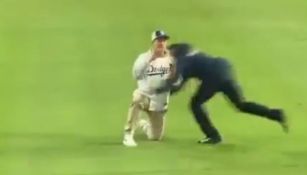 MLB: Aficionado de los Dodgers invadió la cancha para pedir matrimonio; seguridad abatió al sujeto 