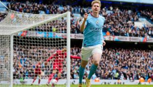 Manchester goleó al Liverpool y asecha el liderato de la Premier League