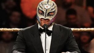 Rey Mysterio durante su inducción al Salón de la Fama de la WWE