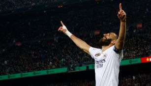 Karim Benzema logró un 'hat-trick' en el duelo