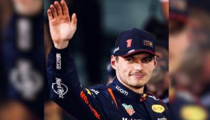 Max Verstappen saludando a la grada en el GP de Bahrain
