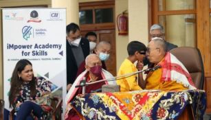 Dalai Lama durante un evento de una fundación en la India