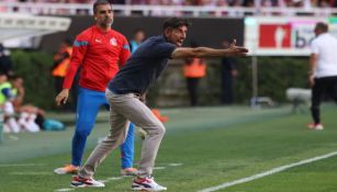 Paunovic durante el juego ante Necaxa