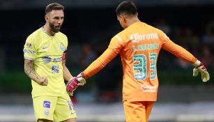 Layún y Malagón celebran un triunfo del América