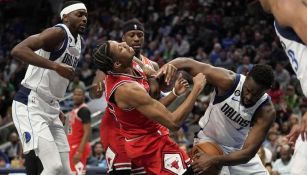 NBA: Mavericks son multados por dejar a sus titulares fuera ante los Bulls