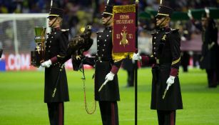 Clásico Joven: Miembros del Heroico Colegio Militar hicieron una ceremonia previo al juego