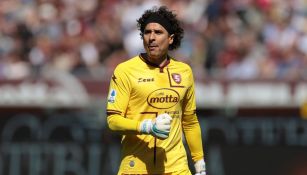 Guillermo Ochoa en el empate de la Salernitana con el Torino