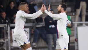 Messi y Mbappé celebrando uno de los goles del PSG ante el Angers