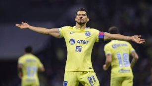 Henry Martín celebrando un gol con América