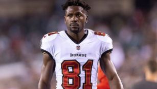 Antonio Brown jugando con Tampa Bay Buccaneers