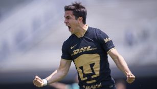 Ulises Rivas festejando su gol ante Toluca