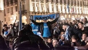 Los aficionados del Napoli siguen celebrando el Scudetto