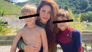 Shakira con sus dos hijos