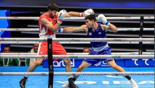 Rogelio Romero peleando el Mundial de Boxeo