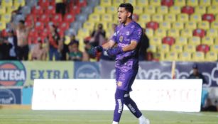 Santiago Hernández anotó un golazo ante los Toros de Celaya