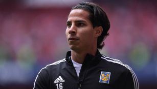 Diego Lainez en un partido de Tigres