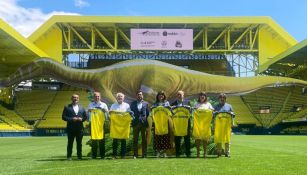 Villarreal en la presentación del 'nuevo' dinosaurio