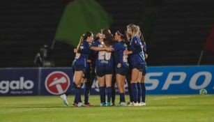 Jugadoras de América Femenil celebrando un gol ante Bravas