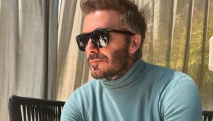 David Beckham promocionando sus nuevos lentes