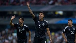 Carlos Salcedo con la Selección Mexicana en el Azteca