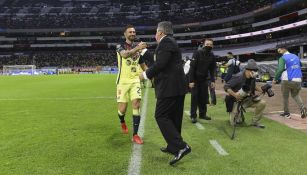 Piojo y Layún en un partido del Azteca